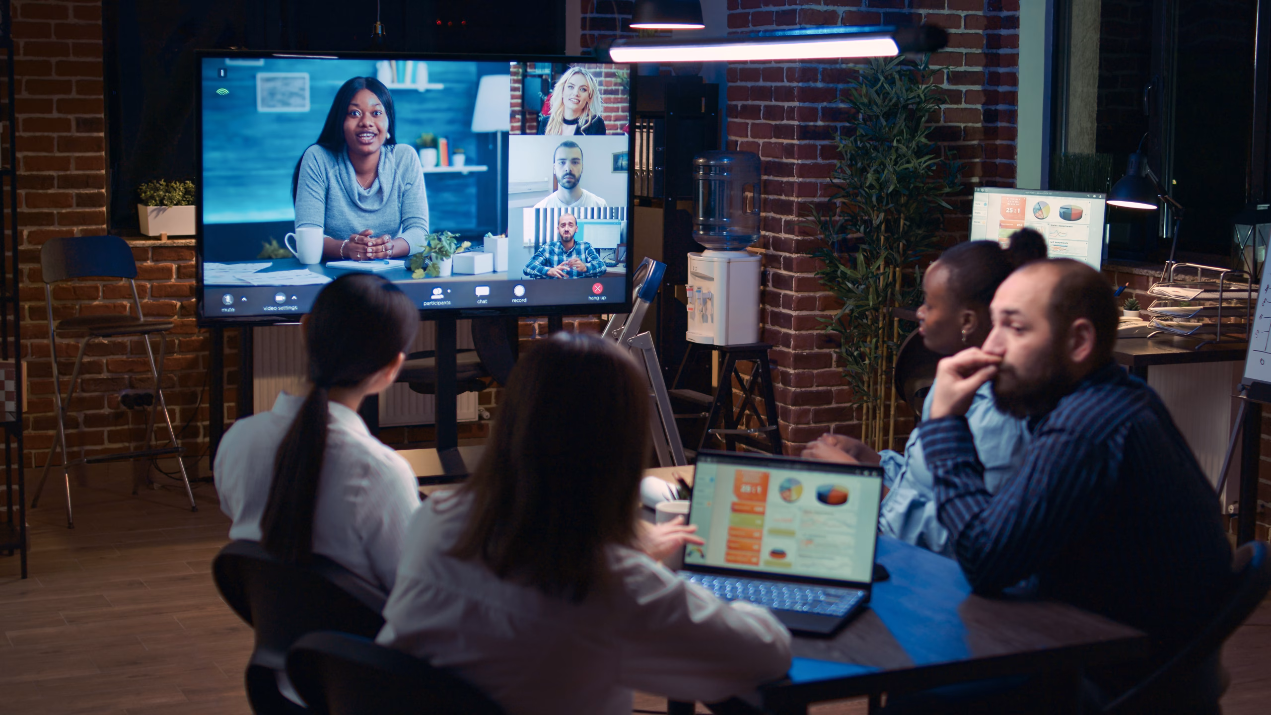 Communication & Collaboration Tools VoIP & PBX Phone Systems: Implementing reliable and cost-effective communication solutions